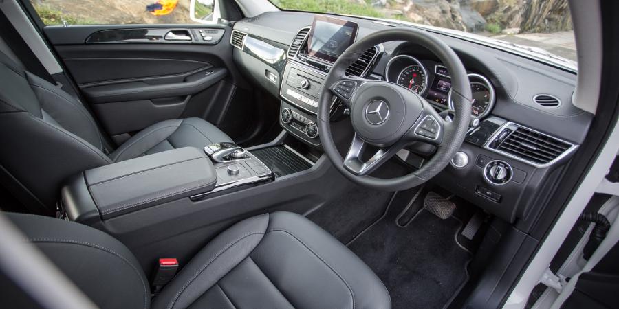 Интерьер Mercedes-Benz GLS350 d 4Matic 2016 года  (AU) (фото 3 из 30)